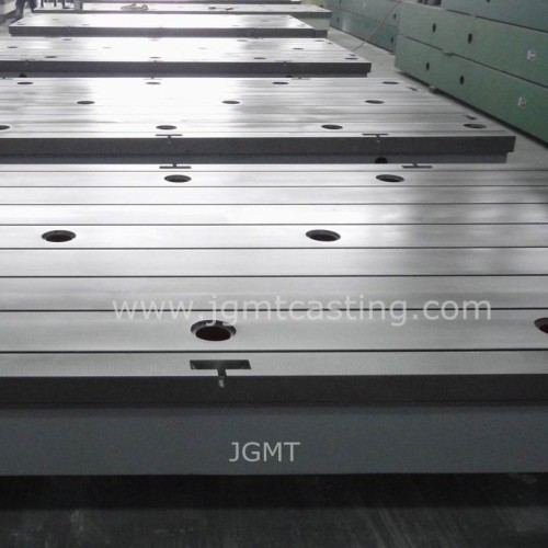T-slot cast iron bed plate